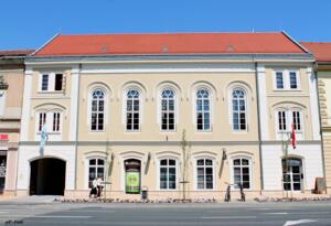 Változatos programok a Korona Szalonban és a hangversenyteremben Változatos programok a Korona Szalonban és a hangversenyteremben