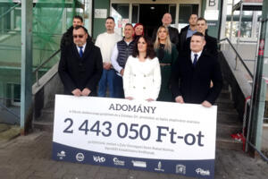 Lépcsőliftet alakítanak ki a zalaegerszegi rendelőintézet főbejáratánál Lépcsőliftet alakítanak ki a zalaegerszegi rendelőintézet főbejáratánál