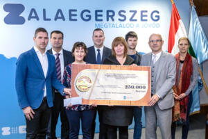 Lecsónapi adomány a gondozóháznak Lecsónapi adomány a gondozóháznak