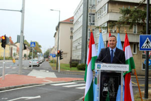 Értékteremtés összefogással és becsülettel elvégzett munkával Értékteremtés összefogással és becsülettel elvégzett munkával
