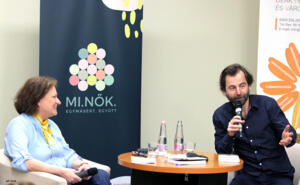 Az olvasó szabad ember, azt gondol, amit akar Az olvasó szabad ember, azt gondol, amit akar