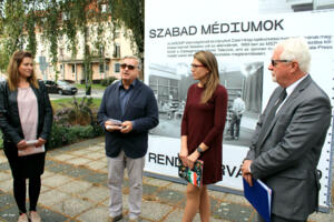 A rendszerváltozás oszlopa A rendszerváltozás oszlopa