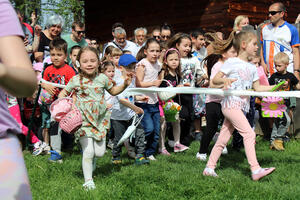 Tmegeket mozgatott meg a csokikeres futverseny a skanzenben