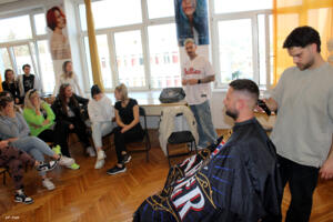 A fiúk körében is népszerű a fodrászat, főleg a barberkedés A fiúk körében is népszerű a fodrászat, főleg a barberkedés