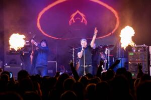 Karácsonyi nagykoncert a Piramis zenekarral Karácsonyi nagykoncert a Piramis zenekarral