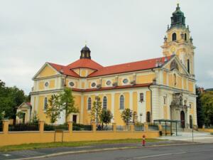 Harmincöt évvel ezelőtt térhettek vissza a ferencesek zalaegerszegi kolostorukba Harmincöt évvel ezelőtt térhettek vissza a ferencesek zalaegerszegi kolostorukba