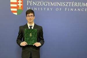 Pénzügyi Tudatosság Fejlesztéséért Díj a zrínyis diáknak Pénzügyi Tudatosság Fejlesztéséért Díj a zrínyis diáknak
