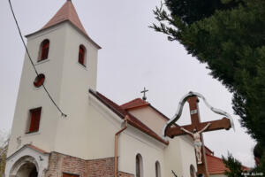 Megkezdte tanúságtételét Megkezdte tanúságtételét