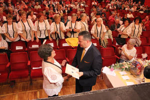Megbecsülés, gondoskodás, tisztelet Megbecsülés, gondoskodás, tisztelet