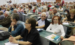 Szeniorok az iskolapadban Szeniorok az iskolapadban