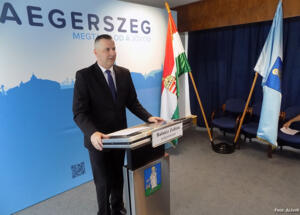 Koronavírus-járvány: sikeres küzdelem és gazdasági nehézségek Koronavírus-járvány: sikeres küzdelem és gazdasági nehézségek