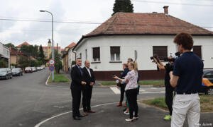 Történetéhez méltó módon Történetéhez méltó módon