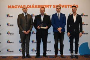 Bognár Szabolcs Zala megye legeredményesebb Diákolimpia® testnevelője díjat nyert Bognár Szabolcs Zala megye legeredményesebb Diákolimpia® testnevelője díjat nyert