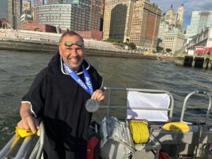 Mányoki Attila körbeúszta a Manhattan szigetet Mányoki Attila körbeúszta a Manhattan szigetet